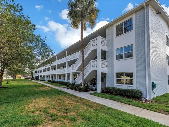 7801 11th St N APT 104, Saint Petersburg, FL 33702