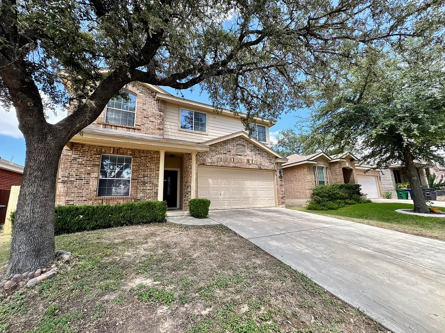3 bed, 3.5 bath, 2346 sqft, $2,250 — Photo 2