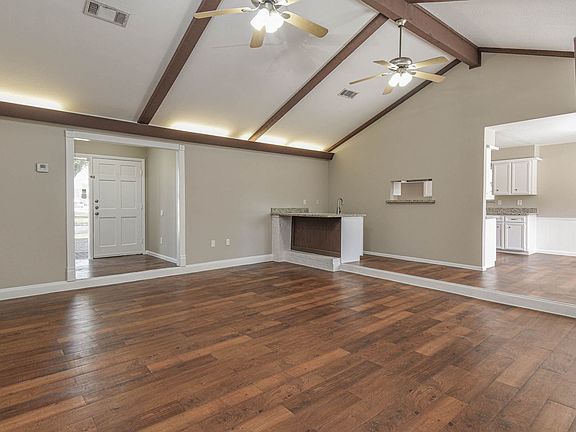 3rd image of 1102 Newport Blvd