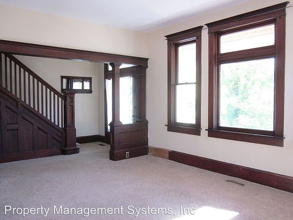 3rd image of 1199 E Laird Ave