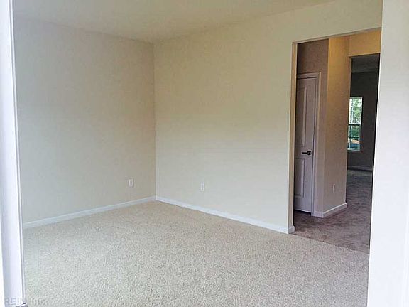 3rd image of 637 Kelso Dr