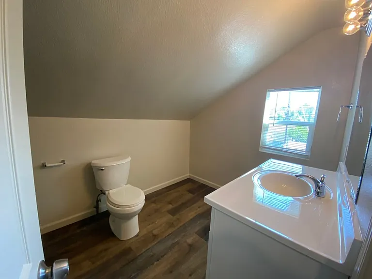 Burney Street Triplex — Photo 10
