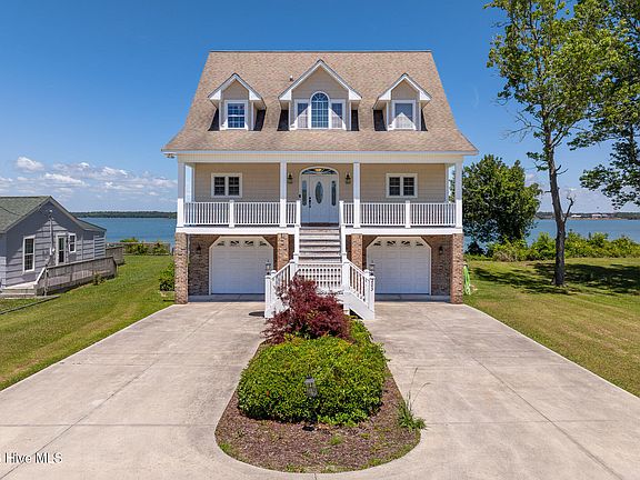 2nd image of 203 Riverside Drive