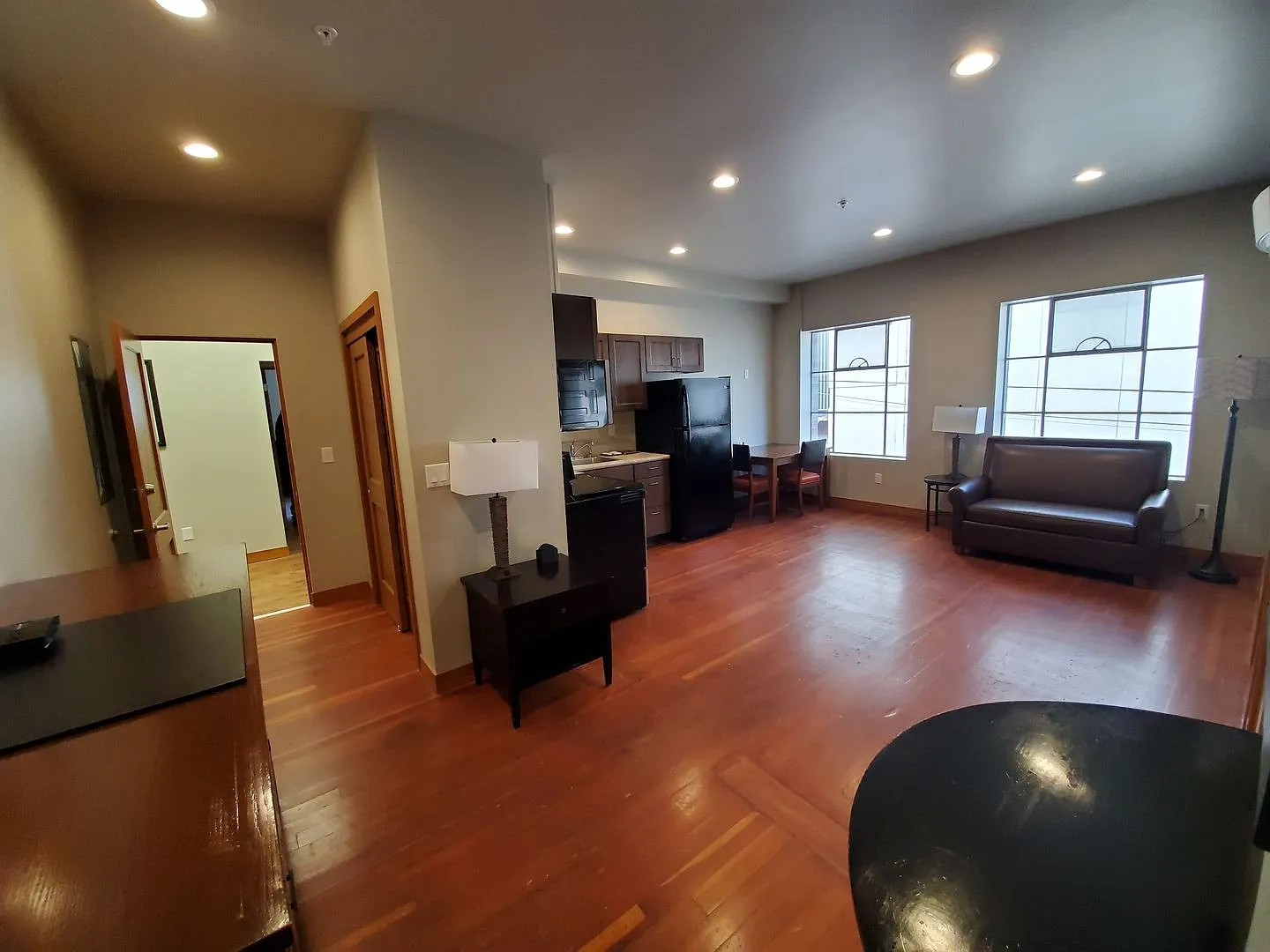 515 E Yakima Ave — Photo 3