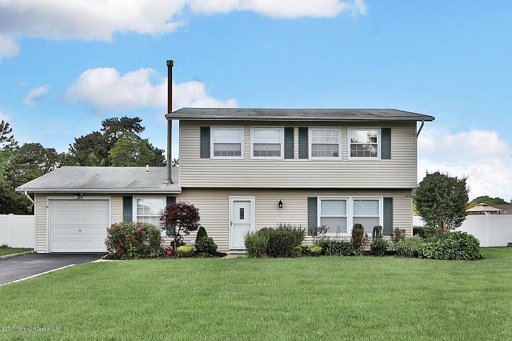 1st image of 1054 Kilkormic St