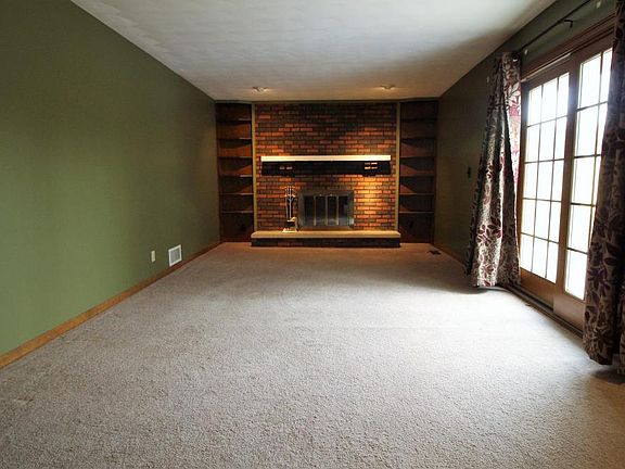 4th image of 2009 Platte Dr