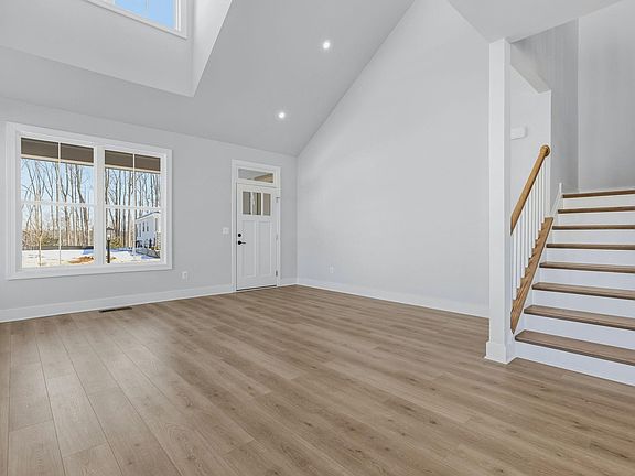 4th image of 91 Renee Ln