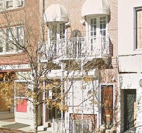5th image of 433 W Girard Ave