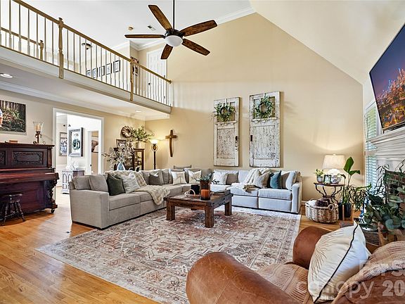 3rd image of 742 Lyerly Ridge Rd NW