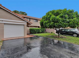 9035 SW 113th Place Cir W, Miami, FL 33176