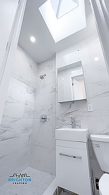 4th image of 206 W 21st St APT B8