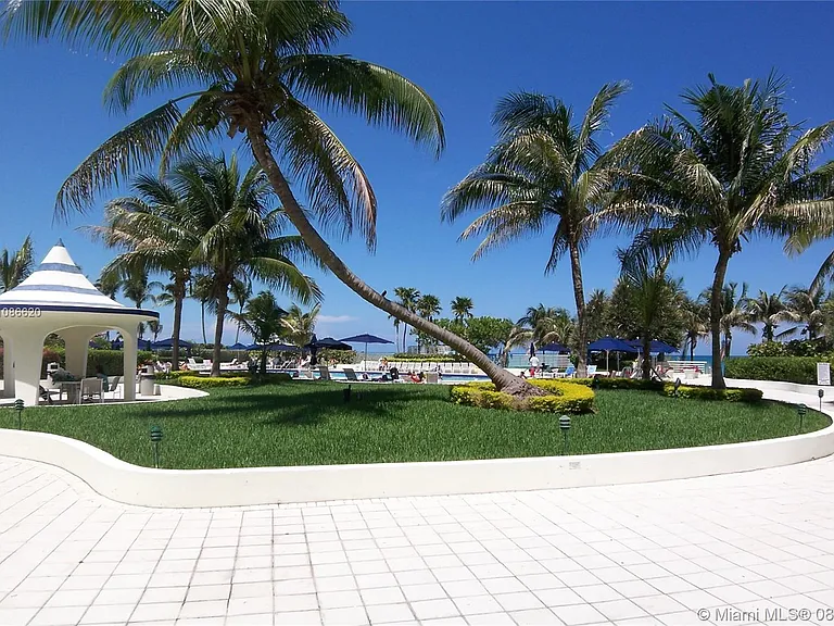 5151 Collins Ave #1030 — Photo 26
