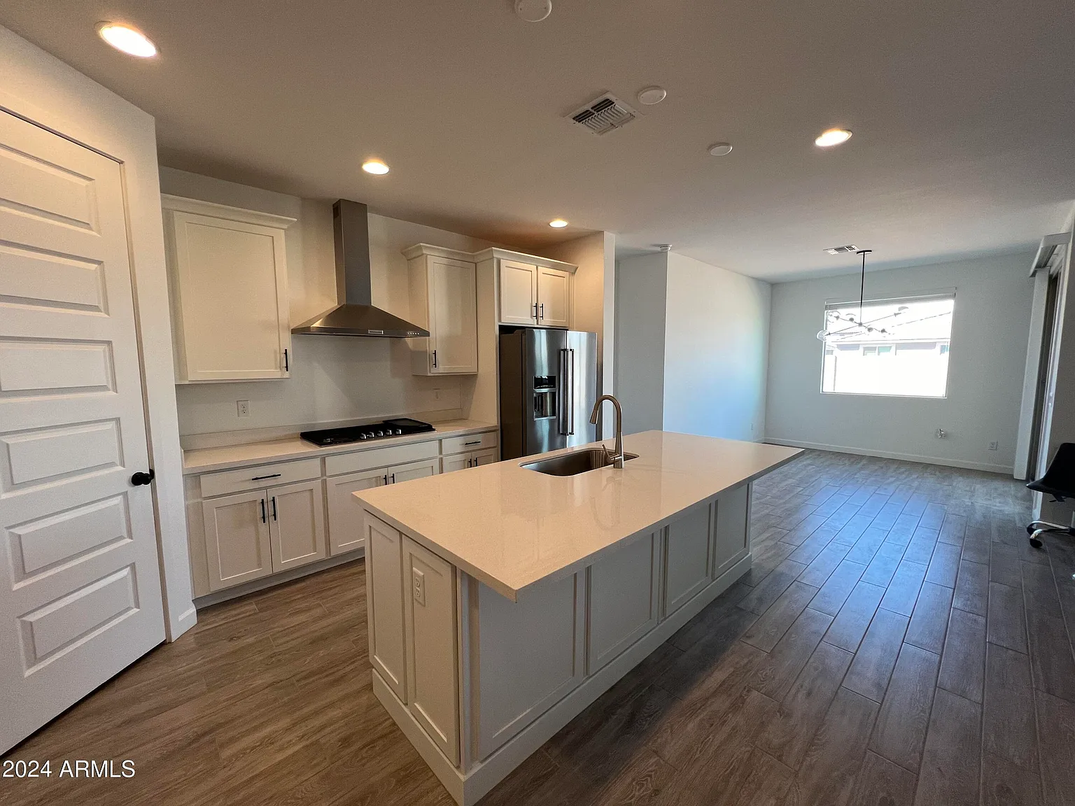 3 bed, 2.0 bath, 1778 sqft, $4,500 — Photo 3
