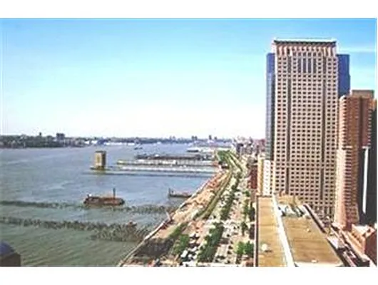 Rented by Douglas Elliman | media 22
