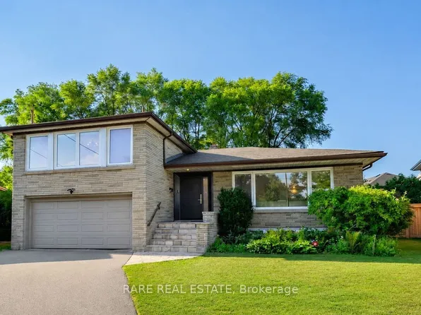 11 Geddes Ct, Toronto, ON M3H 2W7