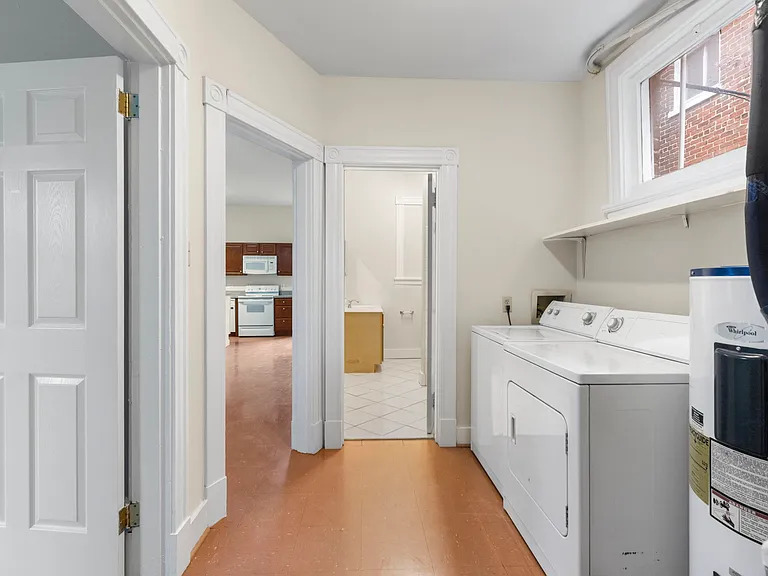 2107 W Main St — Photo 16