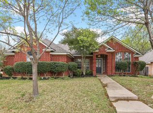 8105 Vine Wood Dr, North Richland Hills, TX 76182