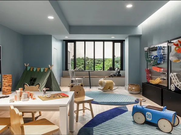 110 Charlton Street image 11 of 16