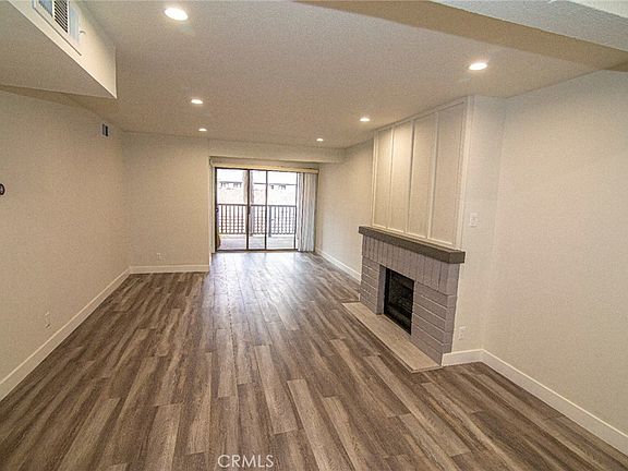 3rd image of 6275 Canoga Ave APT 73