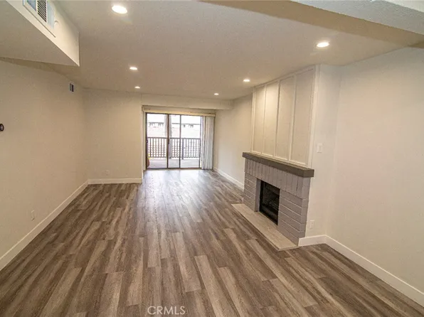 6275 Canoga Ave APT 73, Woodland Hills, CA 91367