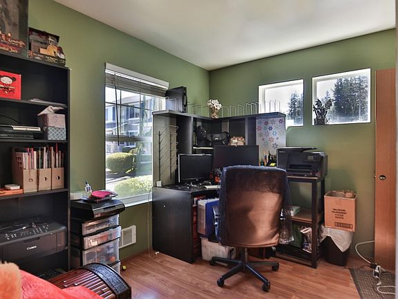 5th image of 6827 SE Gove St