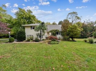 9 Fenimore Dr, Scotch Plains, NJ 07076