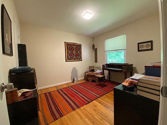 4th image of 244 Valley Park Dr