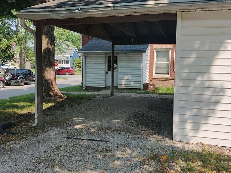 801 E Main St — Photo 10