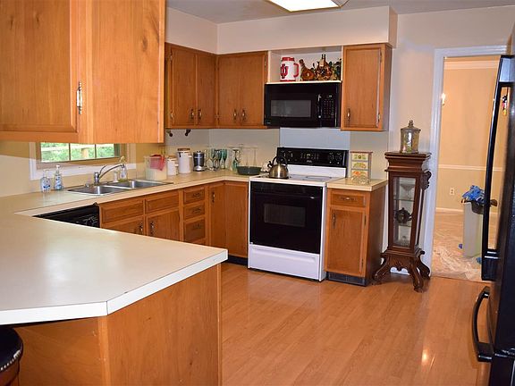 2nd image of 2309 S Woodbluff Ct