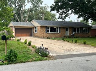 1808 McDonald Dr, Champaign, IL 61821