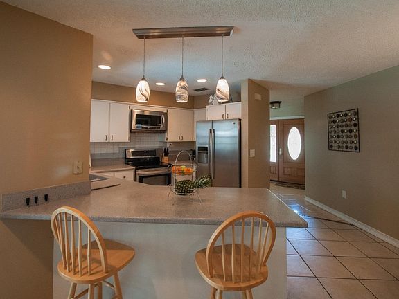 3rd image of 1140 Wexford Leas Blvd