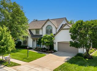 10368 Woods Edge Dr, Fishers, IN 46037