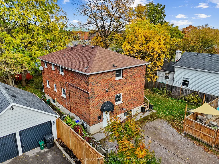 176 Sydenham St #UPPER — Photo 2
