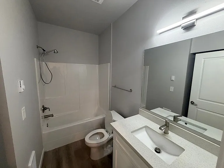 TAC T 7624 Pacific Ave (cot) — Photo 3