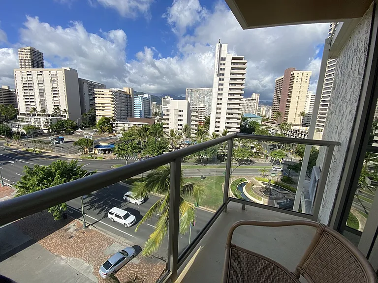 Kalakaua Ave — Photo 11
