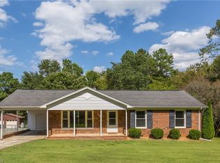 186 Windsor Dr, Graham, NC 27253