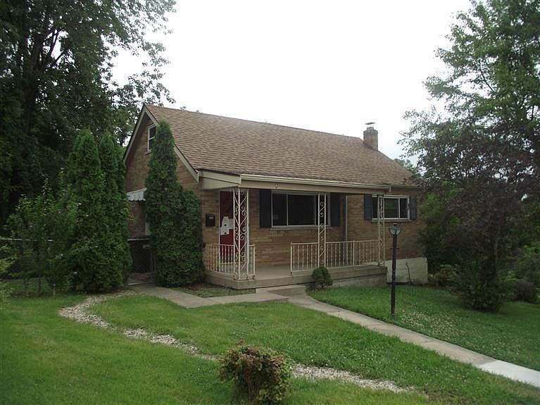 1st image of 9 Lakeside Dr