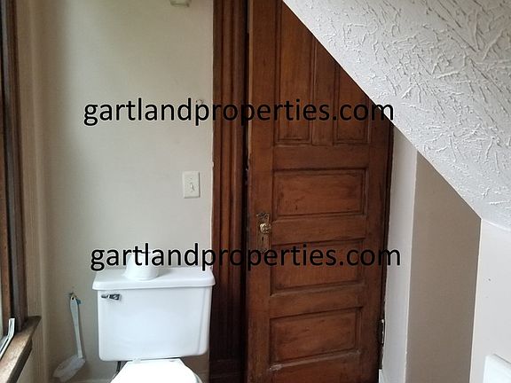 5th image of 203 Ross Ave APT 6