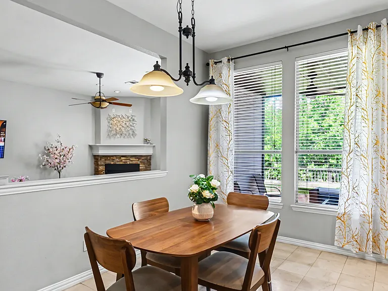 2451 Valley View Dr — Photo 40