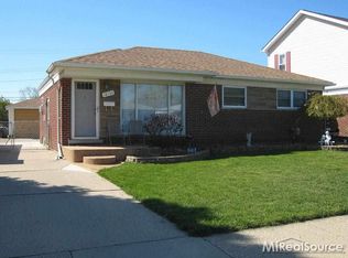 18150 Airport Rd, Fraser, MI 48026