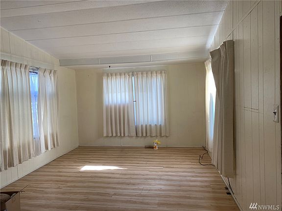 5th image of 3404 S 180th Pl