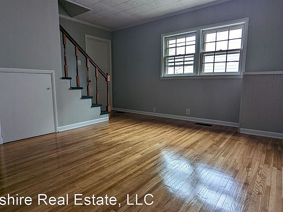 5th image of 216 Kenyon St #1