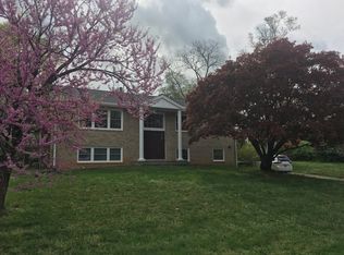 17401 Applewood Ln, Rockville, MD 20855