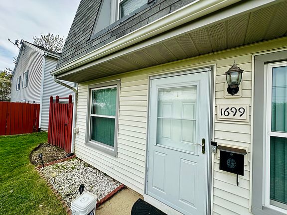 2nd image of 1699 Queensbury Cir #5702
