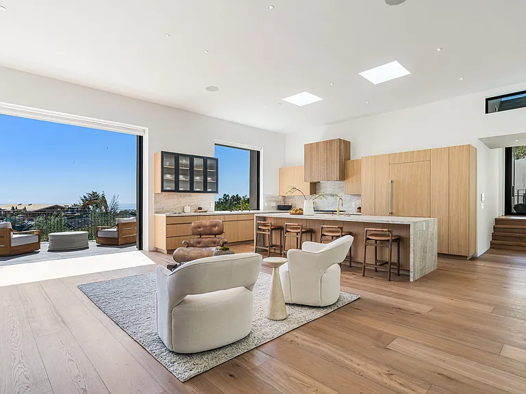 1205 Las Lomas Pl — Photo 11