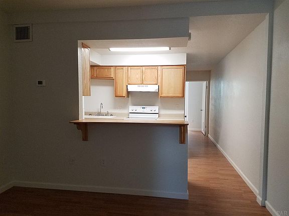 4th image of 1177 E Lloyd St APT 102