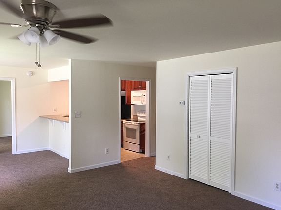 2nd image of 210 Quarter Trl APT A