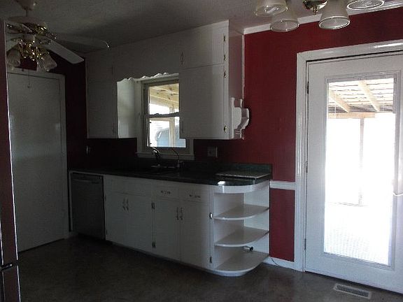 4th image of 1020 Cleveland St