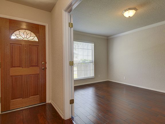 4th image of 10206 Briar Rose