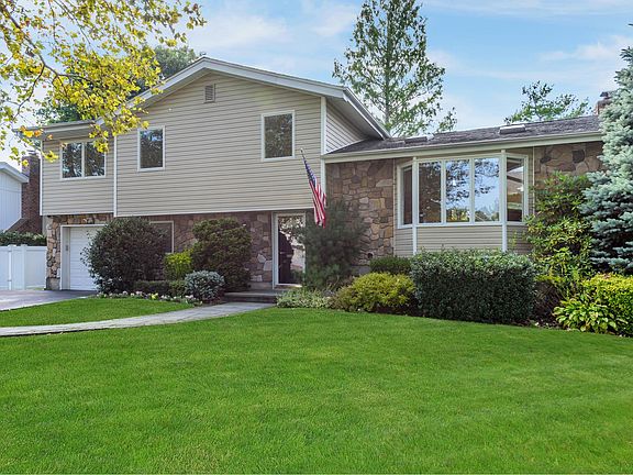2nd image of 17 Yates Ln
